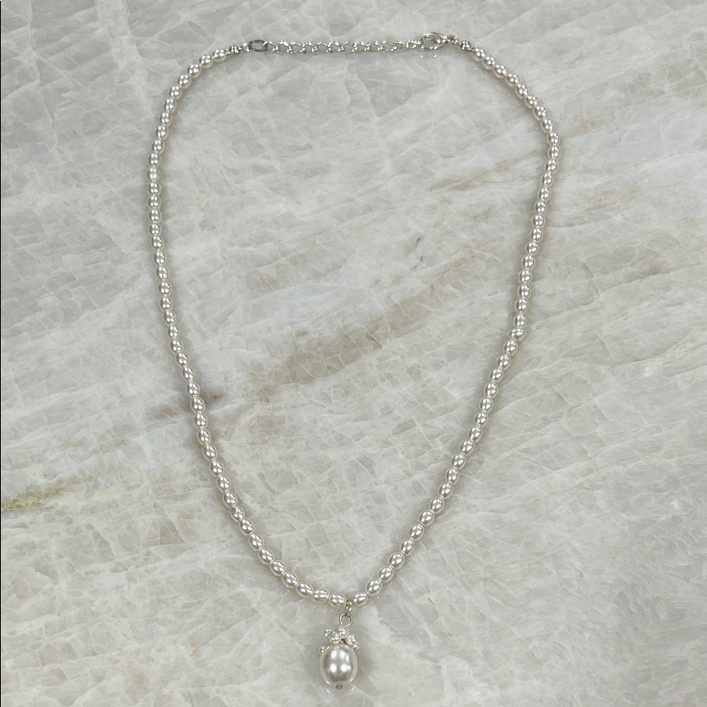 Elegant Silver Pearl Necklace